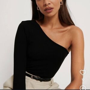 NWT NA-KD ine shoulder rib top L black